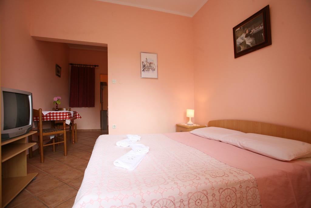 Apartments Neda - Porec South Zimmer foto